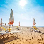 Flat With Terrace In 50m From The Sea