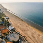 Flat With Terrace In 50m From The Sea Apartman *